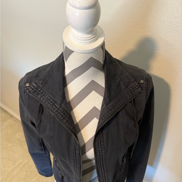 Women's Charcoal Utility Jacket - Picture 3 of 7